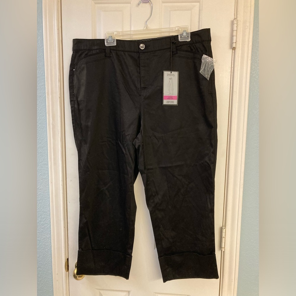 Intro brand sateen cropped pants, black, size 14W